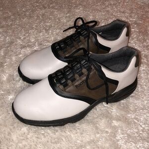 🔸 FootJoy Greenjoys